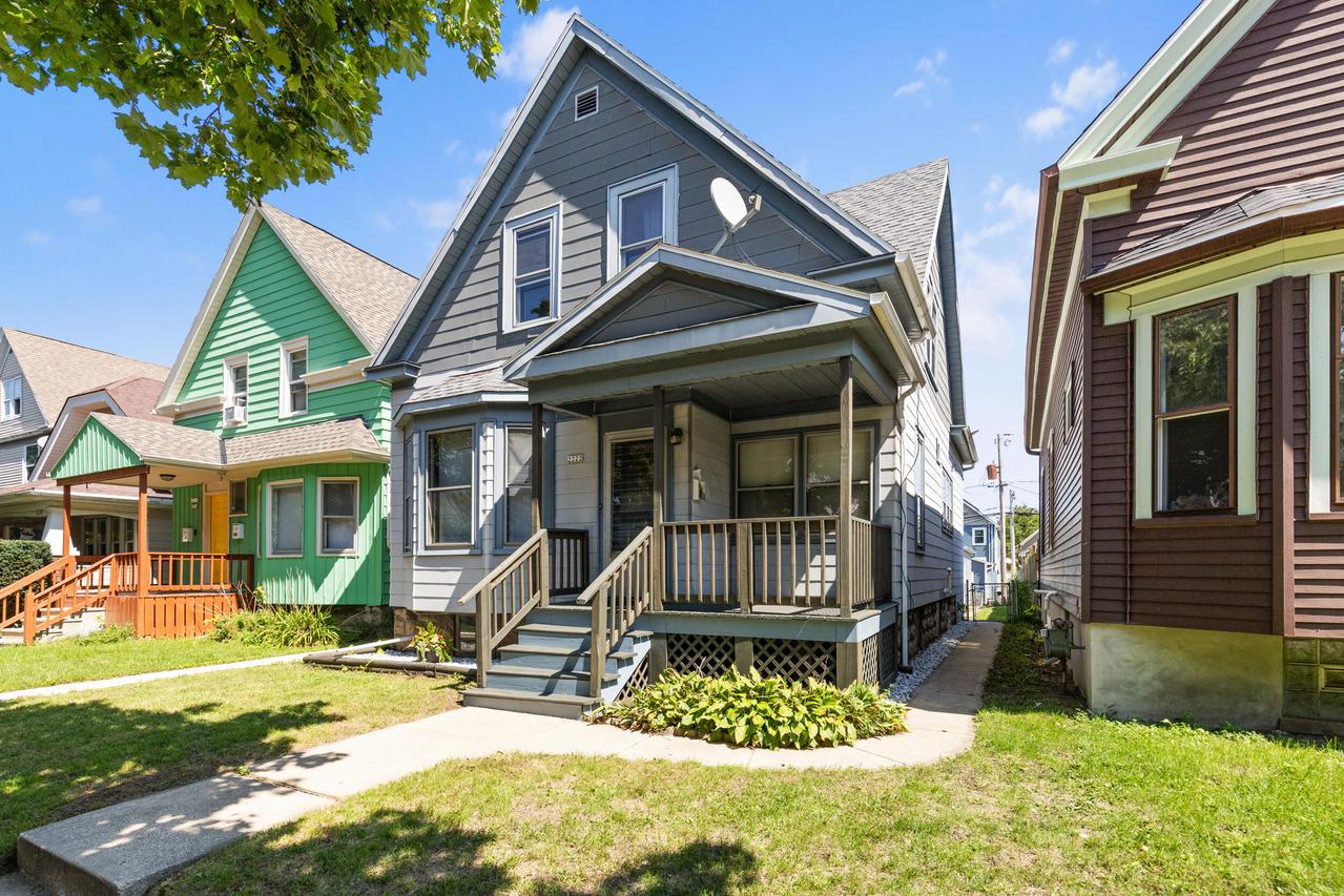 2222 S 30th St, Milwaukee, WI 53215