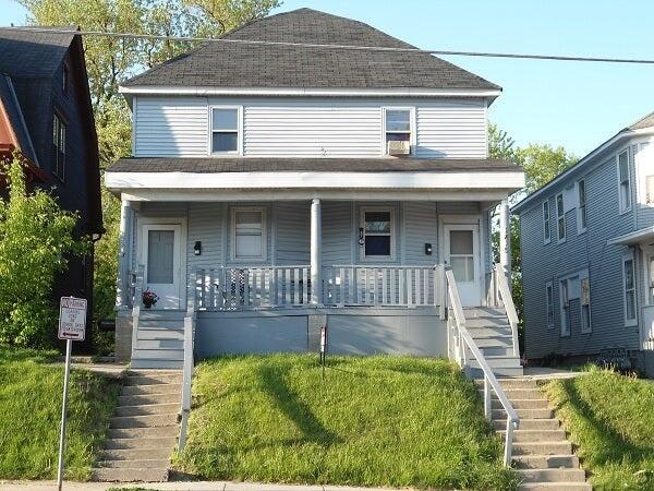 1813 W 6th St, Racine, WI 53404
