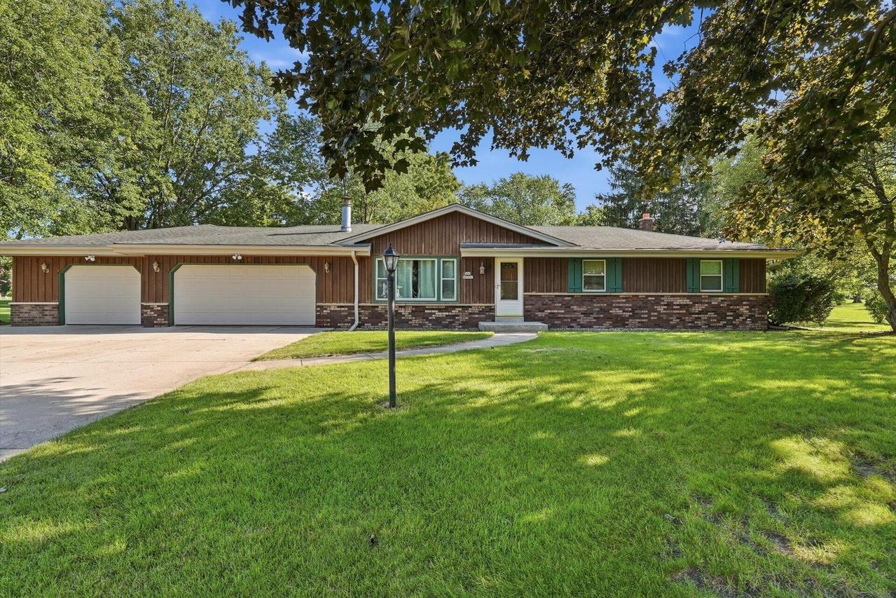 N95W25161 Whitewater Dr, Lisbon, WI 53017