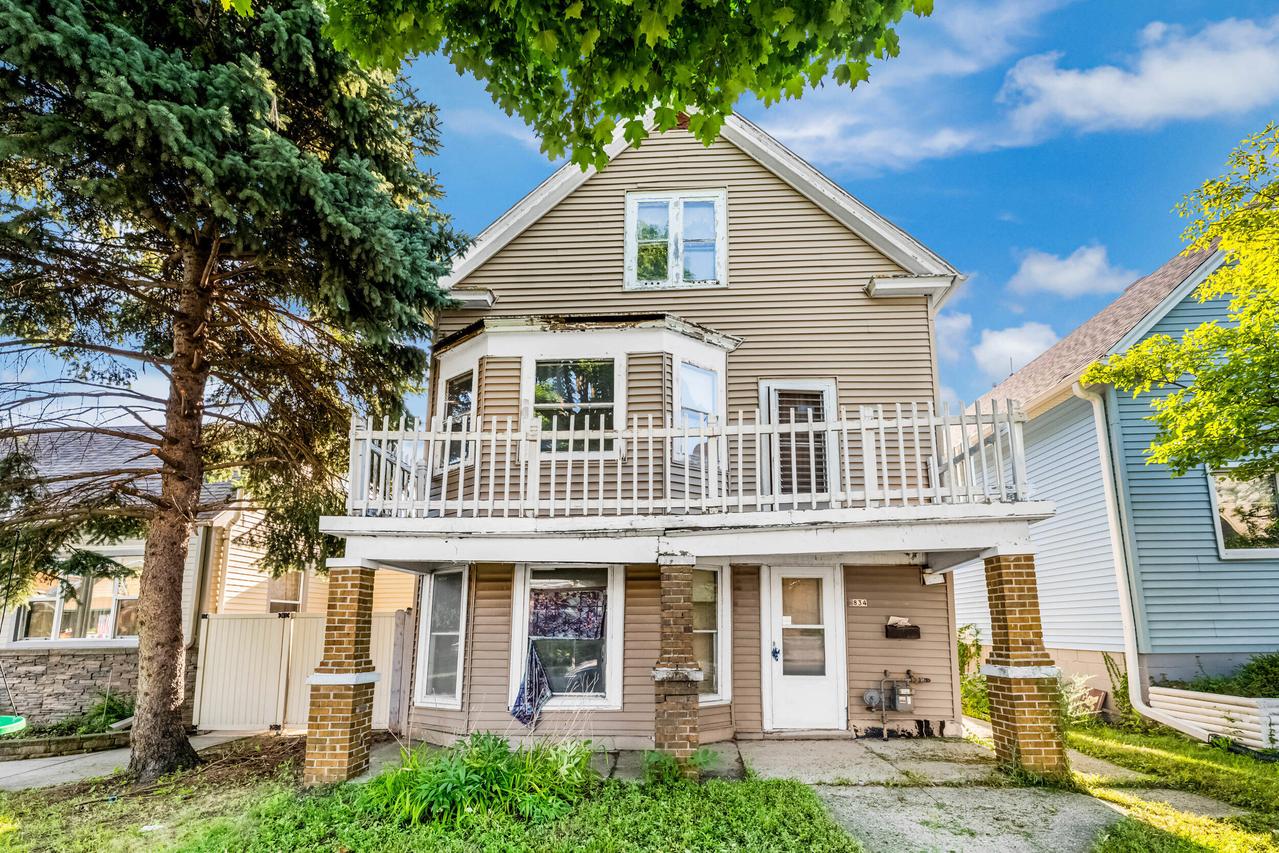 2834 S 9th Pl, Milwaukee, WI 53215