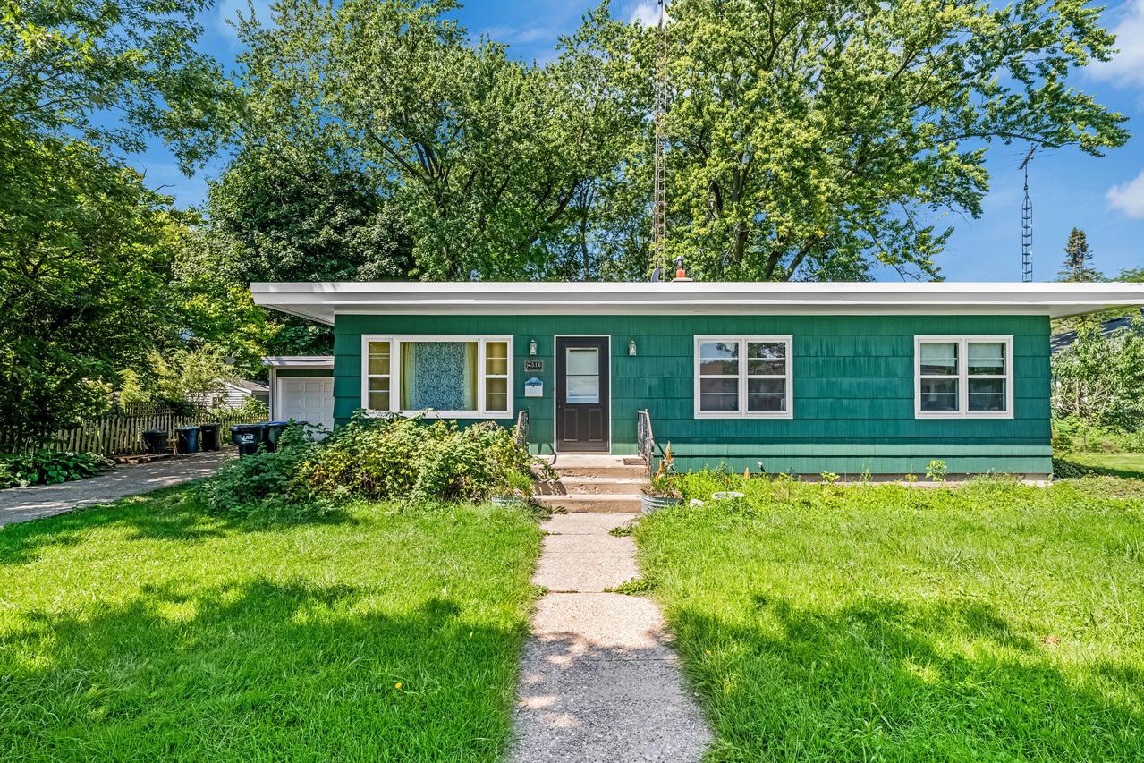 516 N Washington St, Elkhorn, WI 53121
