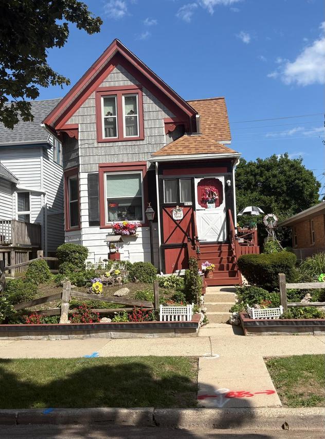 2812 S 34th St, Milwaukee, WI 53215