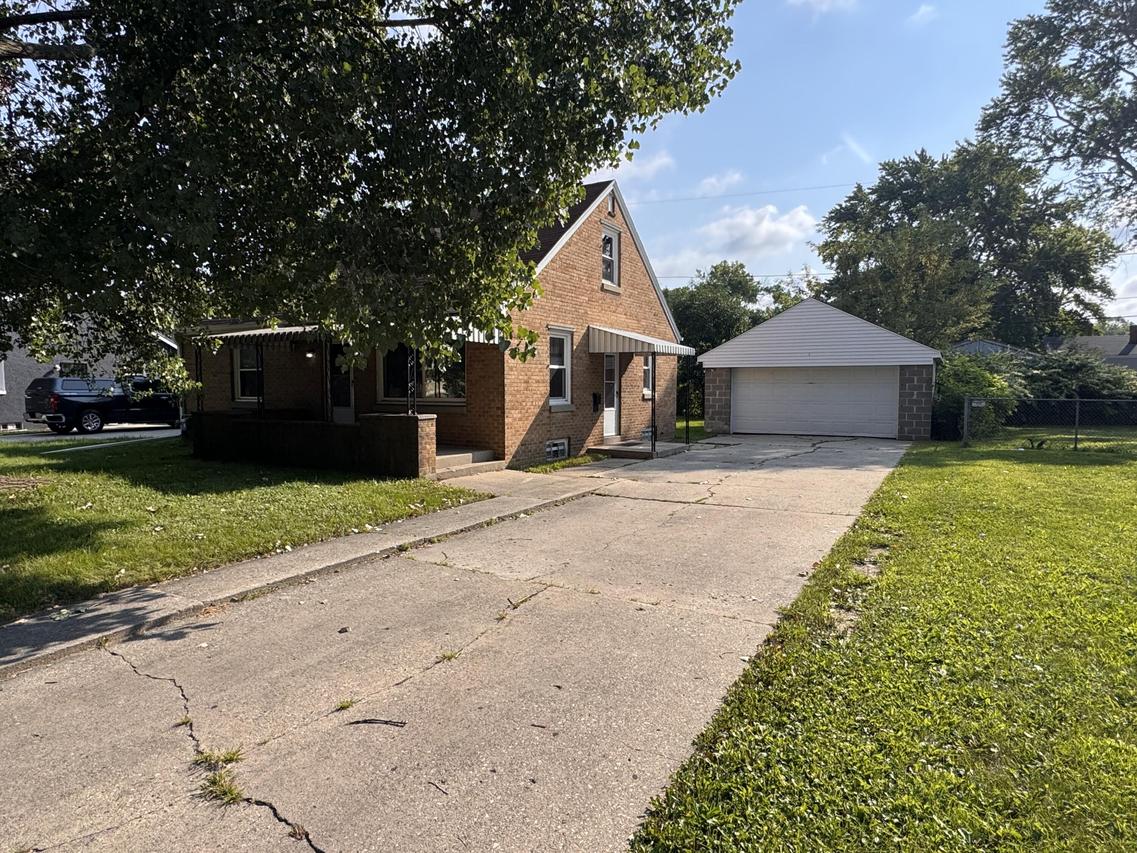 5276 N 60th St, Milwaukee, WI 53218