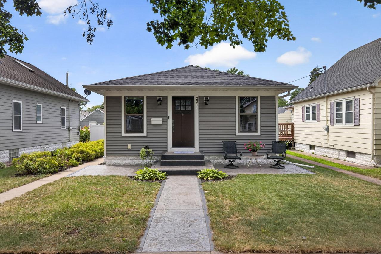 2311 N Wood St, La Crosse, WI 54603