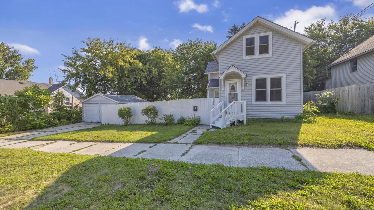 1715 S 9th St, Sheboygan, WI 53081