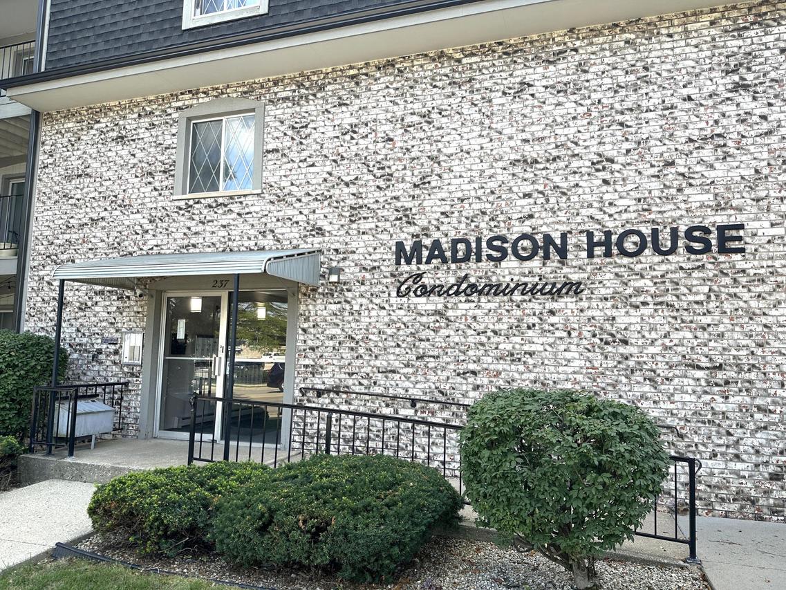 237 Madison St #55, Waukesha, WI 53188