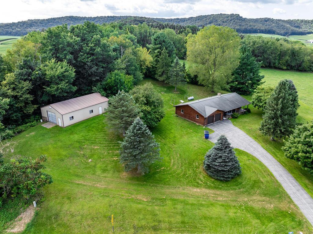 N18693 County Road F -, Trempealeau, WI 54661