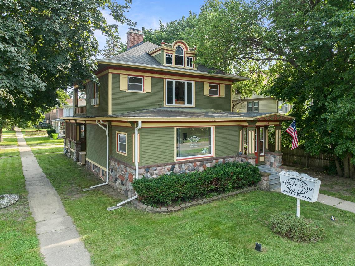 520 E Walworth Ave, Delavan, WI 53115