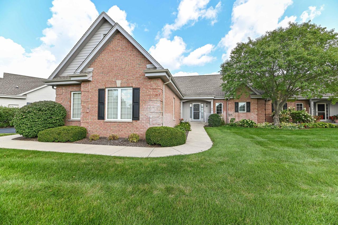 222 Eagle Cove, North Prairie, WI 53153