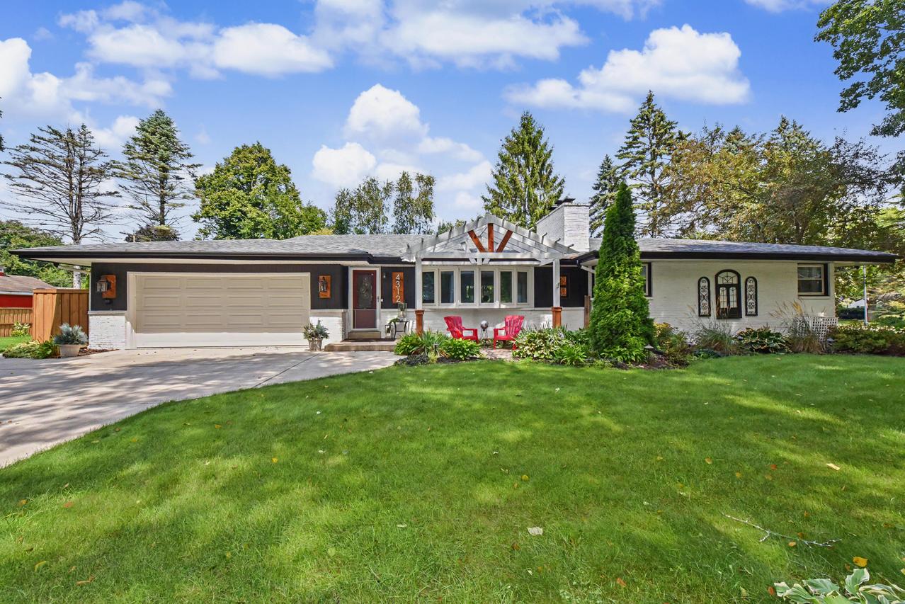 4312 W Upham Ave, Greenfield, WI 53220