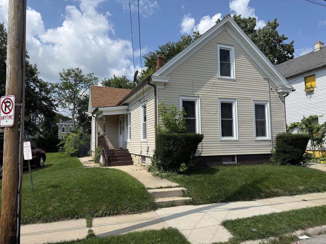 934 Wilson St, Racine, WI 53404