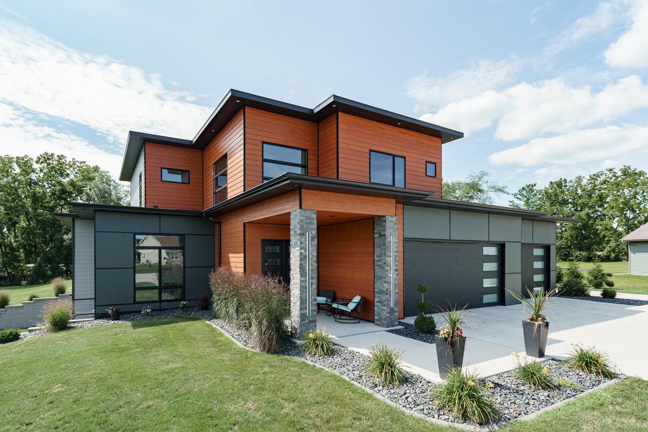 5921 N Sessler Ct, Harmony, WI 53563