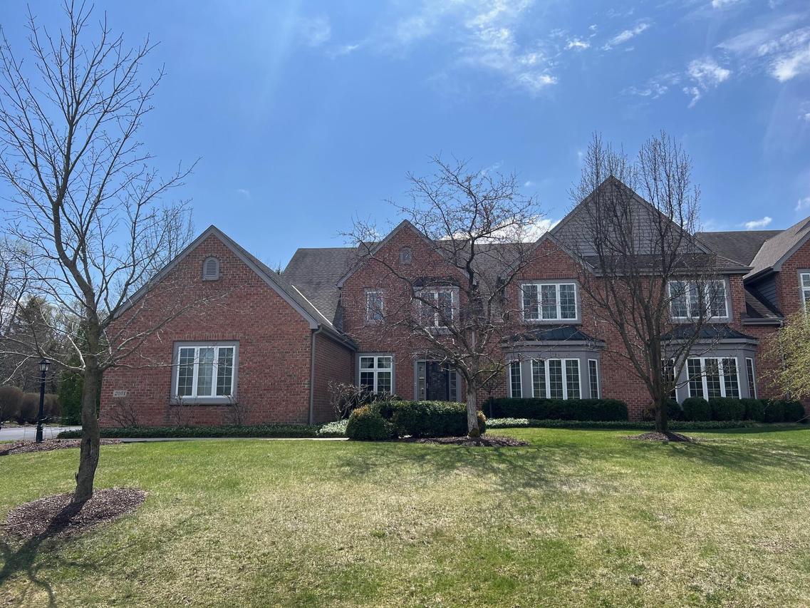2001 W Hidden Reserve Ct, Mequon, WI 53092