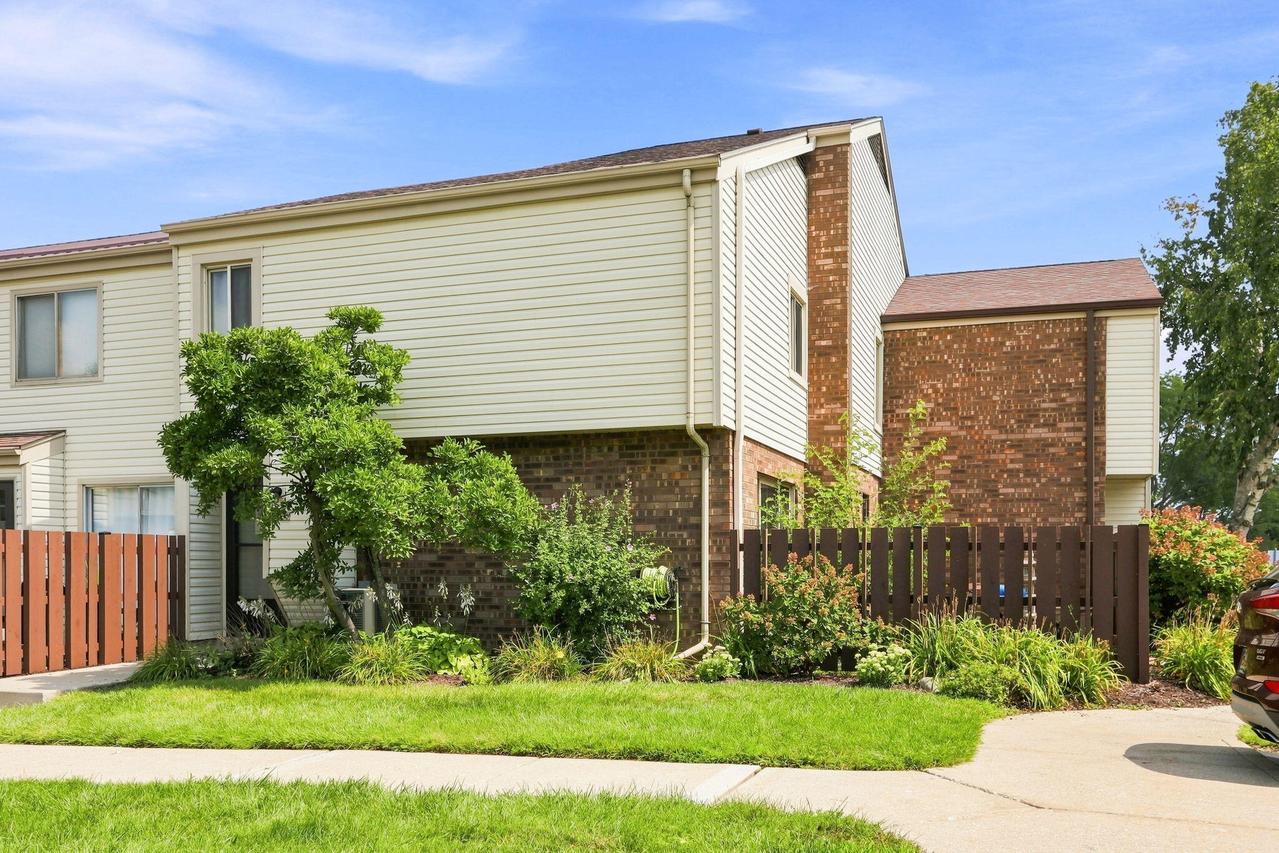 1433 30th Ave, Kenosha, WI 53144