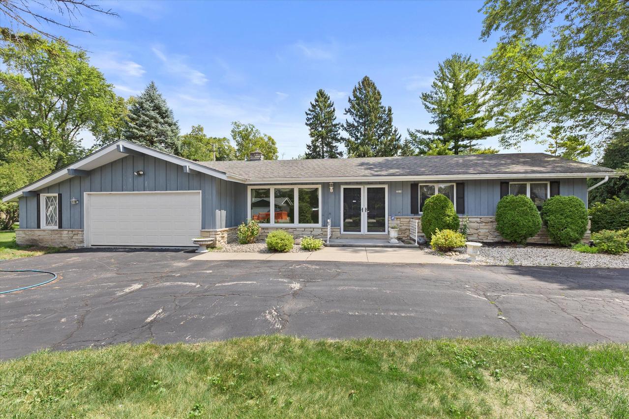 2310 Guinevere Dr, Brookfield, WI 53045