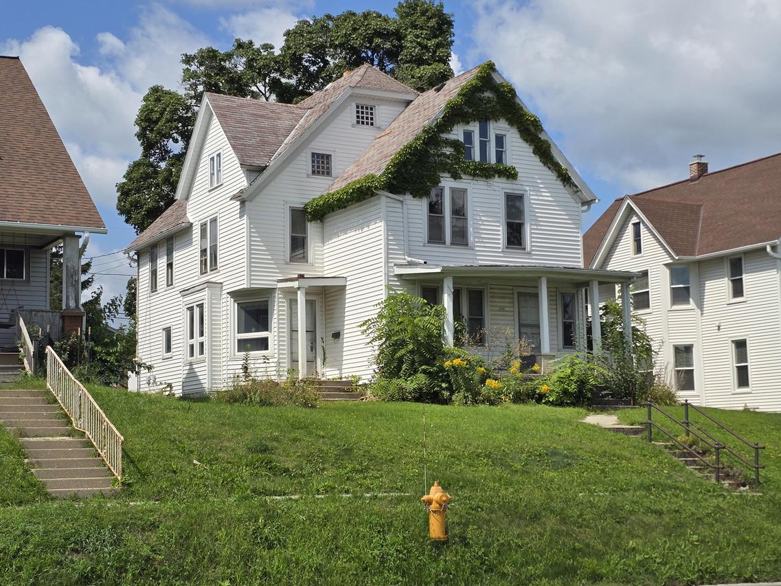 130 S 7th Ave #132, West Bend, WI 53095