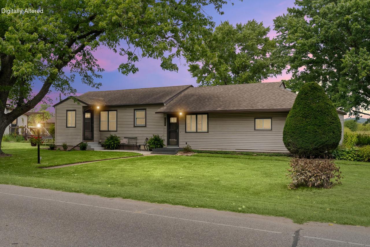 204 E Rock St, Rockland, WI 54653