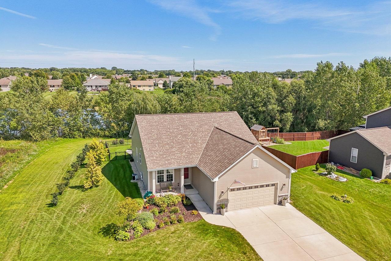 2123 Summerset Dr, Mount Pleasant, WI 53406