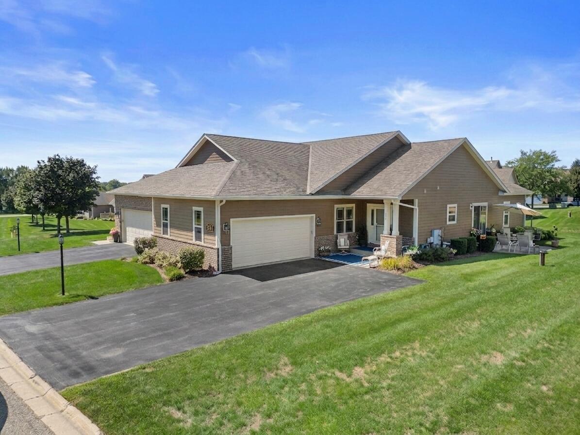 204 Oak Hill, Rochester, WI 53105