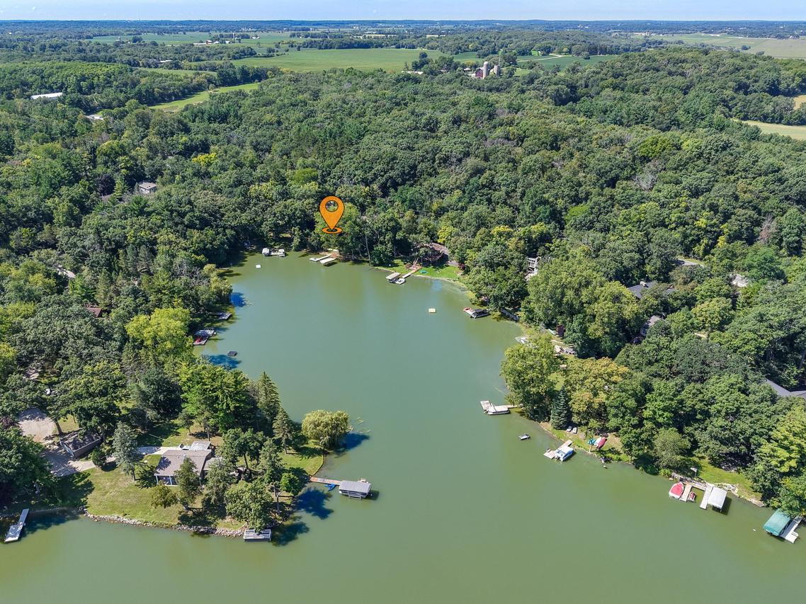 N7718 Kettle Moraine Dr, Whitewater, WI 53190