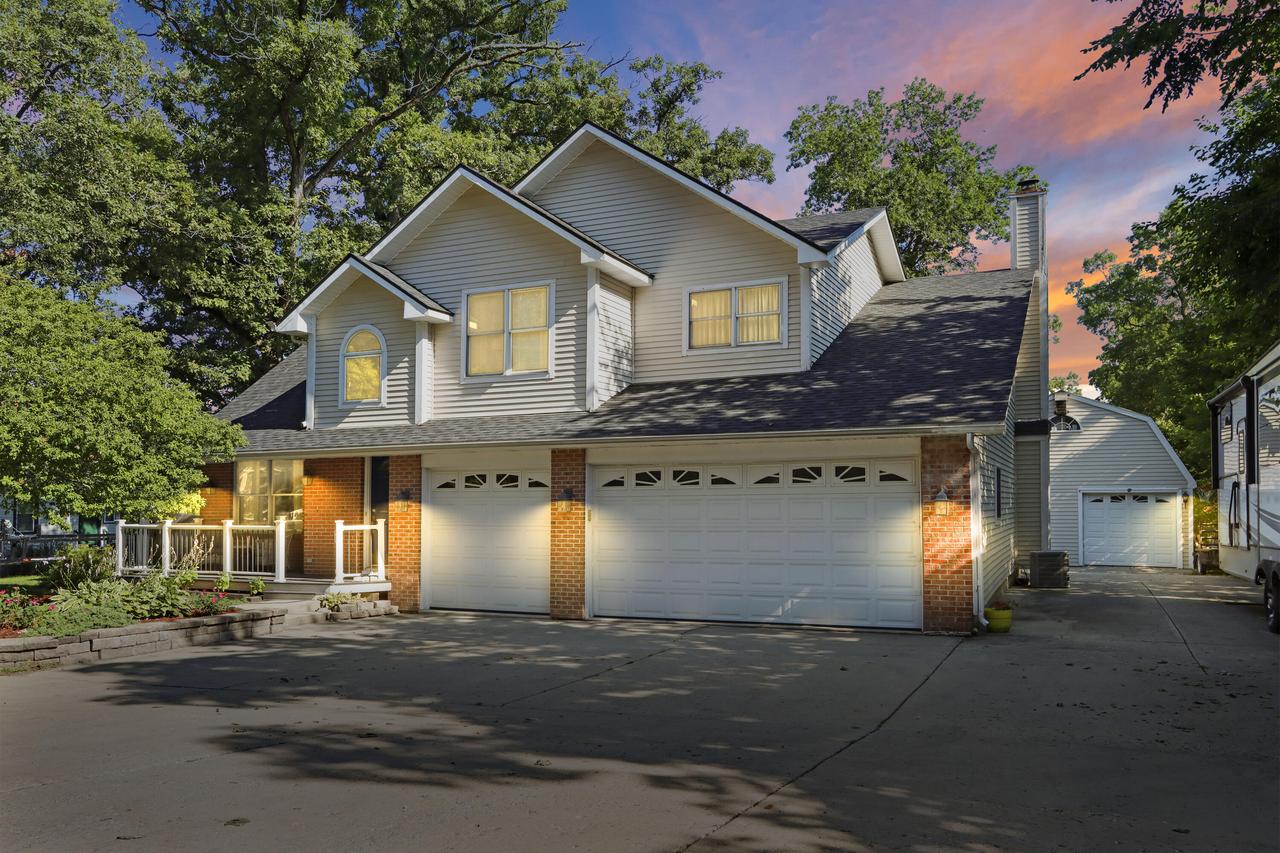 614 Indian Point, Twin Lakes, WI 53181