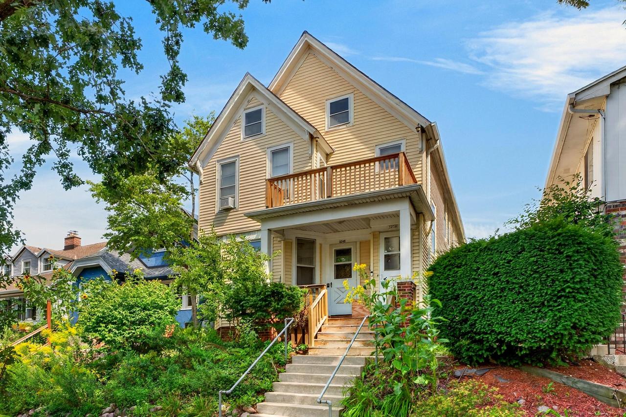 3238 N Cambridge Ave #3240, Milwaukee, WI 53211