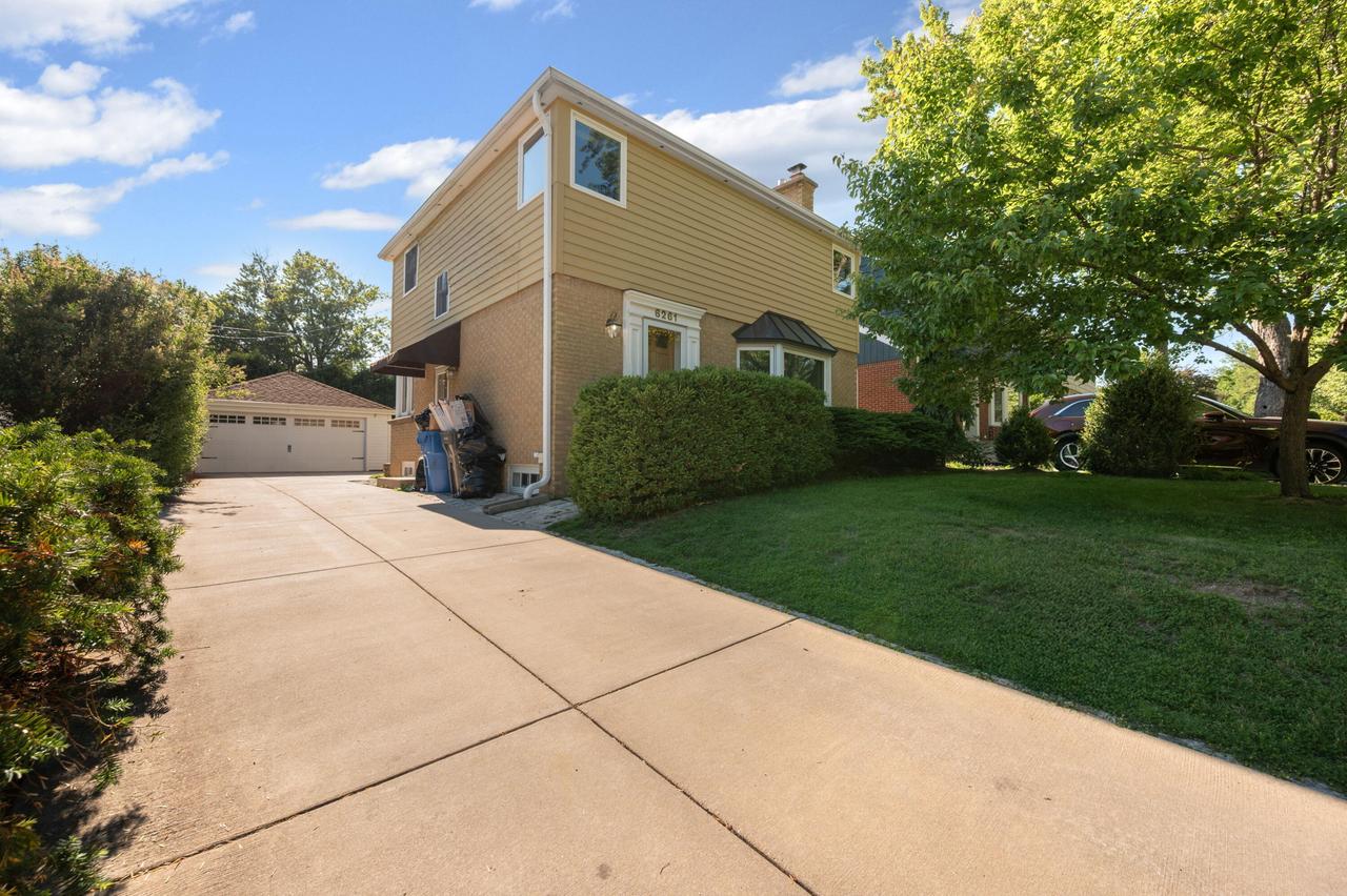 6261 N Bay Ridge, Whitefish Bay, WI 53217