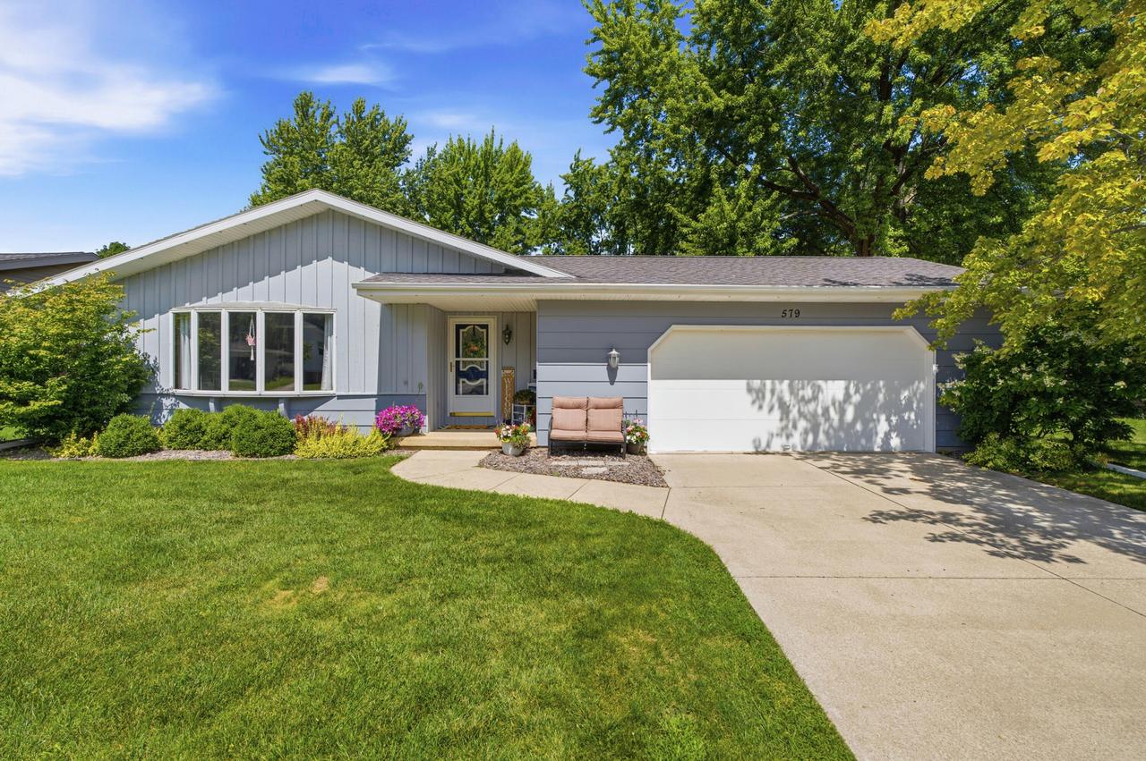 579 W Division St, Fond Du Lac, WI 54935