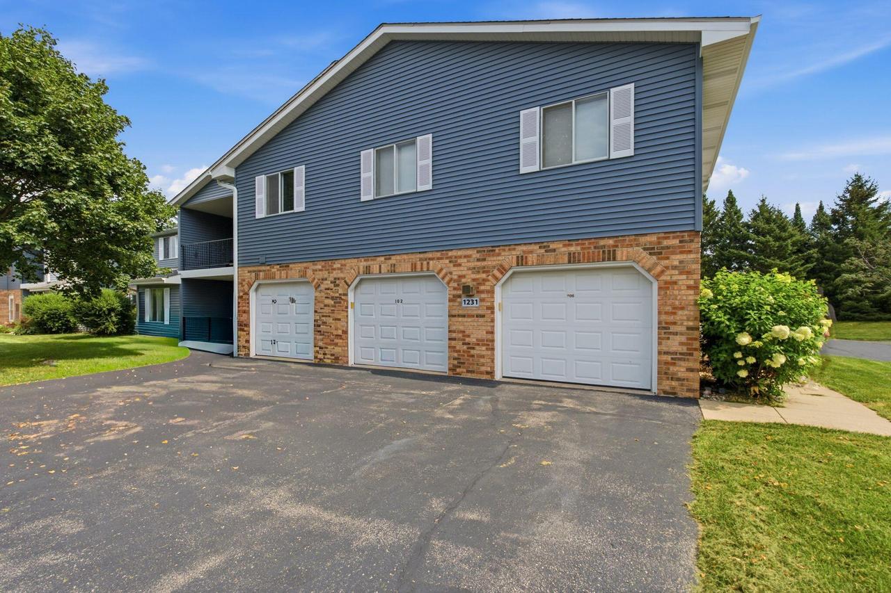 1231 N Sunnyslope Dr, Mount Pleasant, WI 53406