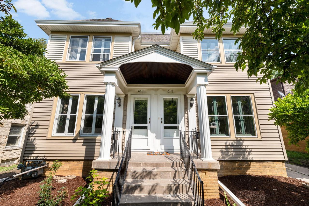 6118 W Wisconsin Ave #6120, Wauwatosa, WI 53213