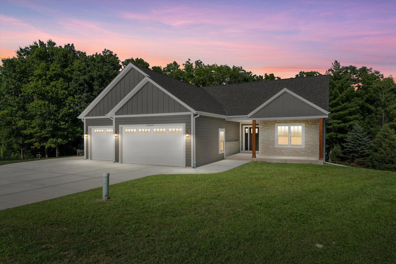 W332N4518 Grace Ct, Nashotah, WI 53058