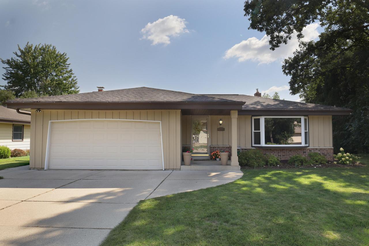 5000 S 65th St, Greenfield, WI 53220