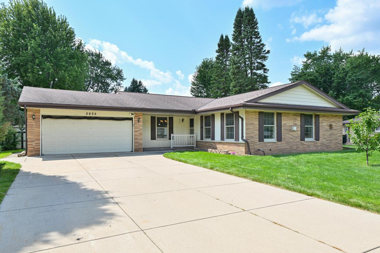 5625 S Monaco Pl, Hales Corners, WI 53130
