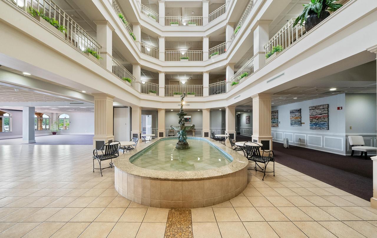 335 Wrigley Dr #413, Lake Geneva, WI 53147