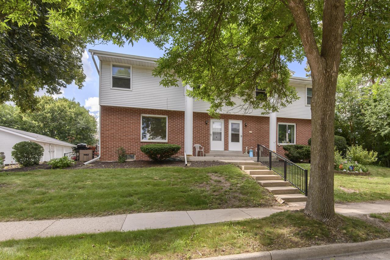 1320 Camden Way #2, Waukesha, WI 53186