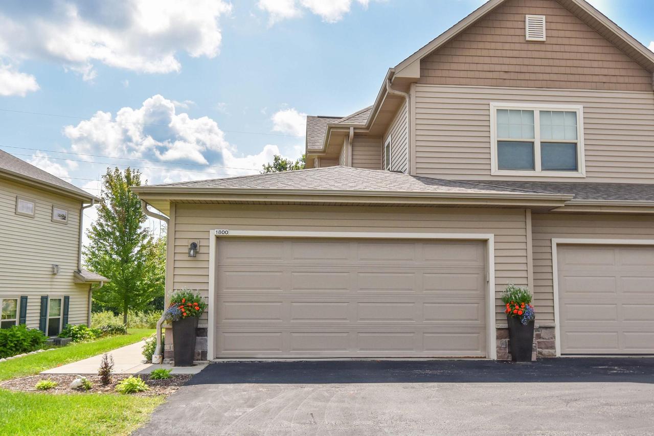 1800 New Port Vista, Port Washington, WI 53024