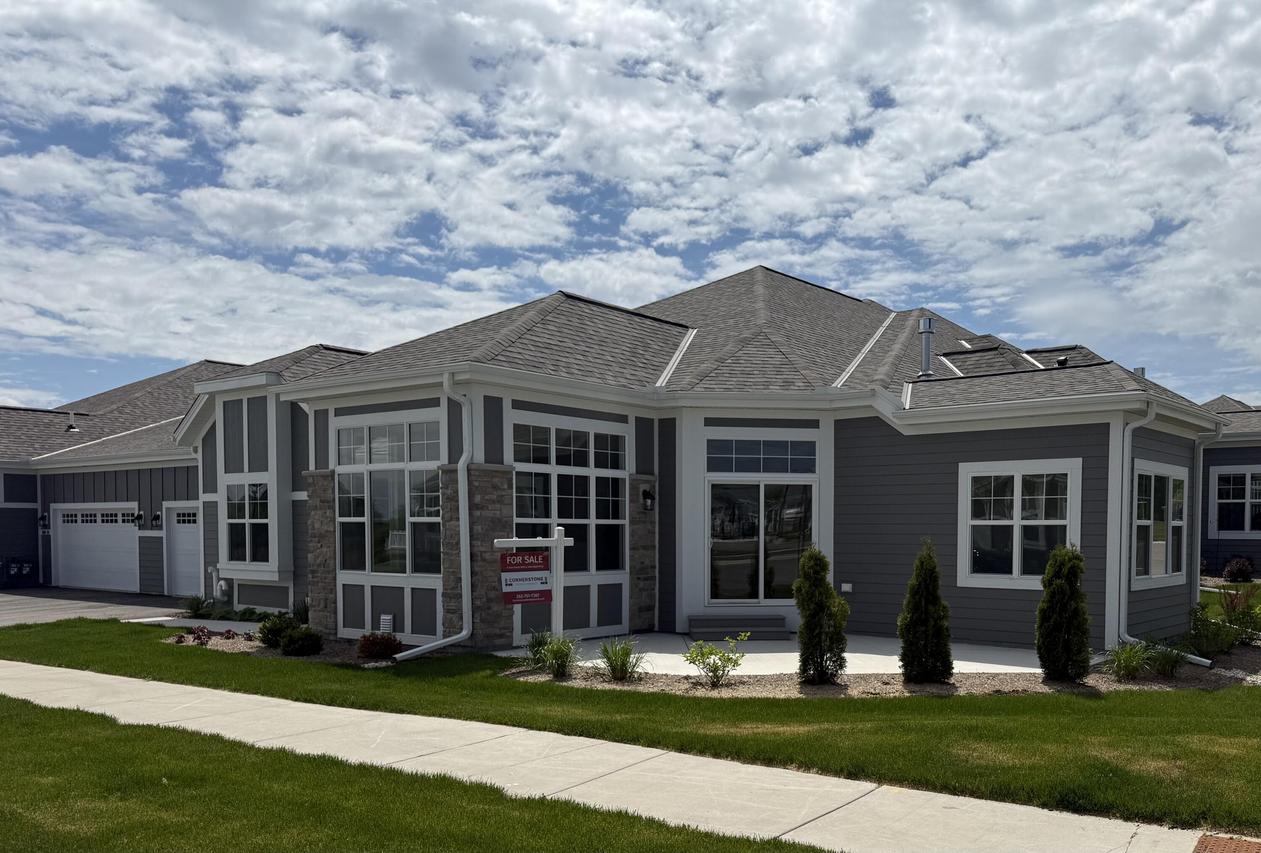 904 S Verona Cir #38, Grafton, WI 53024