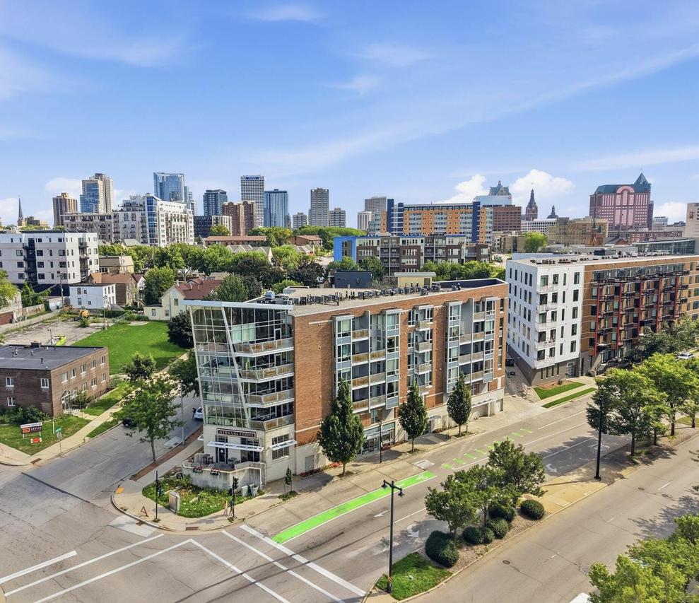 1541 N Jefferson St #304, Milwaukee, WI 53202