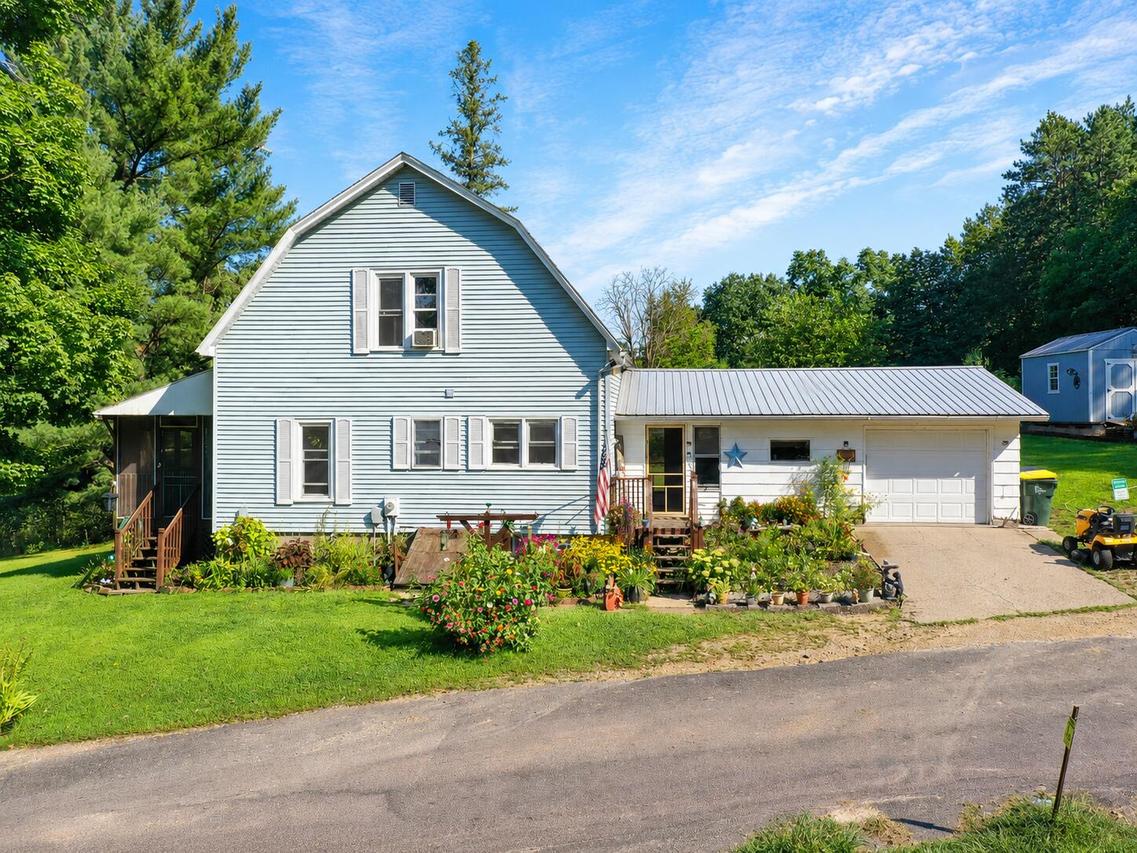 11832 3rd St, Soldiers Grove, WI 54655