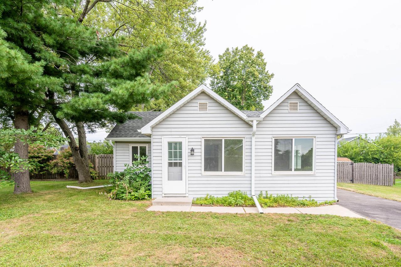 24824 69th St, Paddock Lake, WI 53168