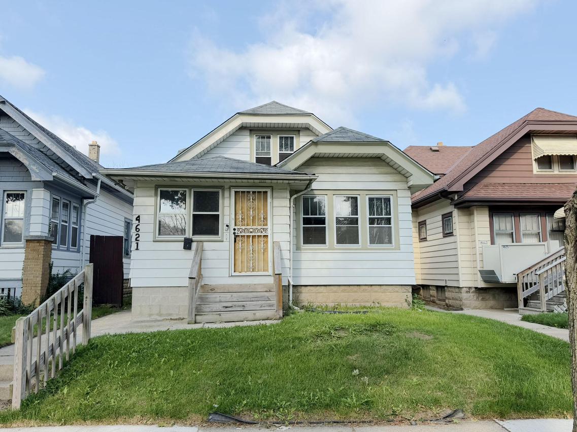 4621 N 30th St, Milwaukee, WI 53209