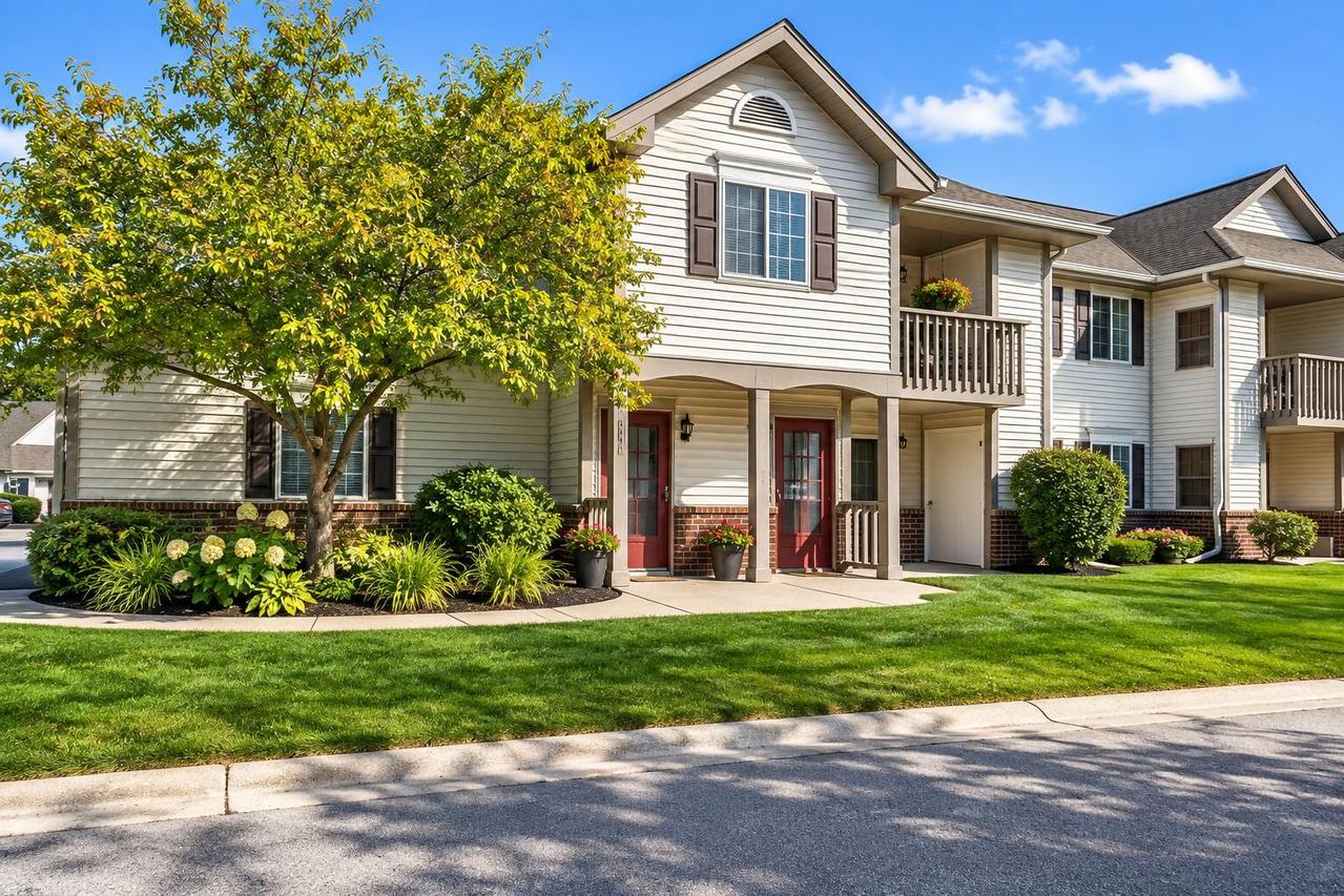 596 Pewaukee Rd #C, Pewaukee, WI 53072