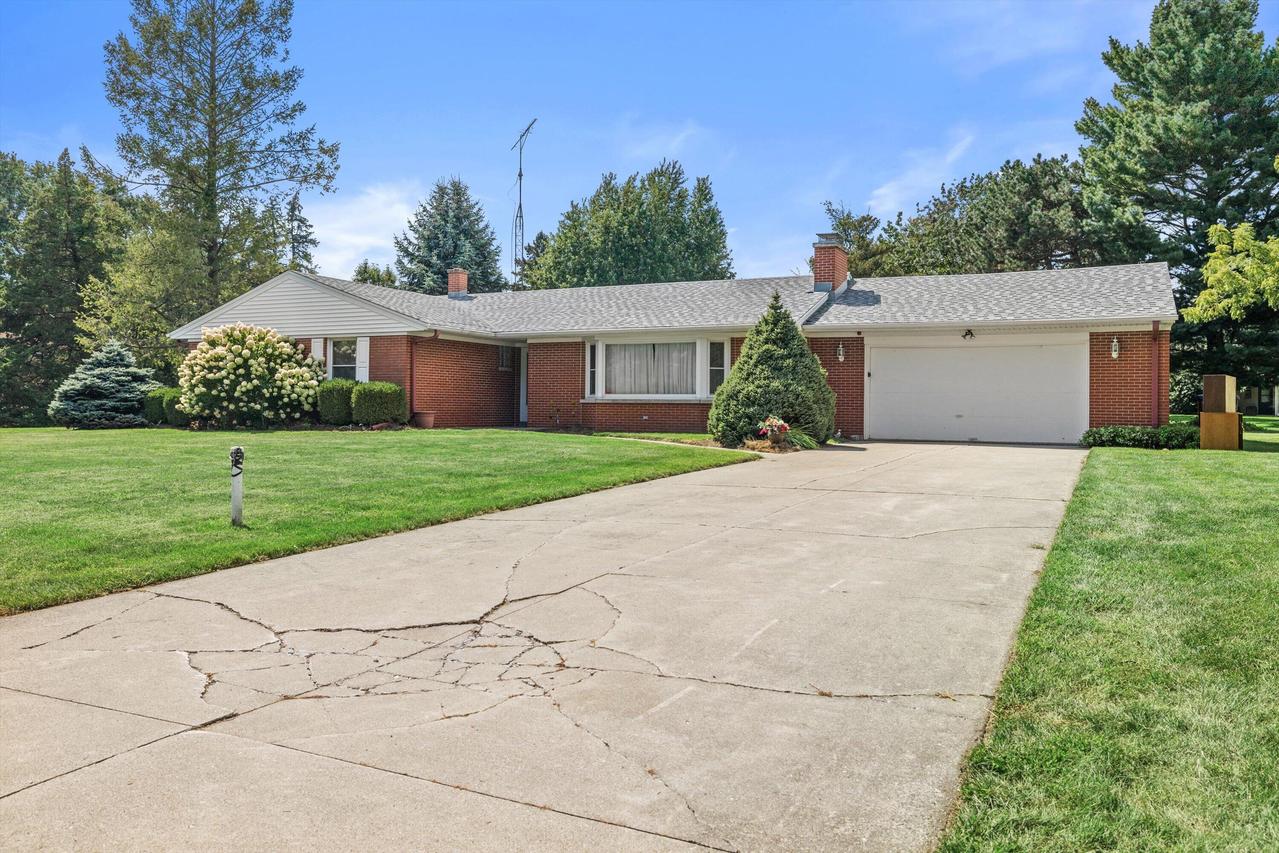 3628 Country Ln, Mount Pleasant, WI 53405