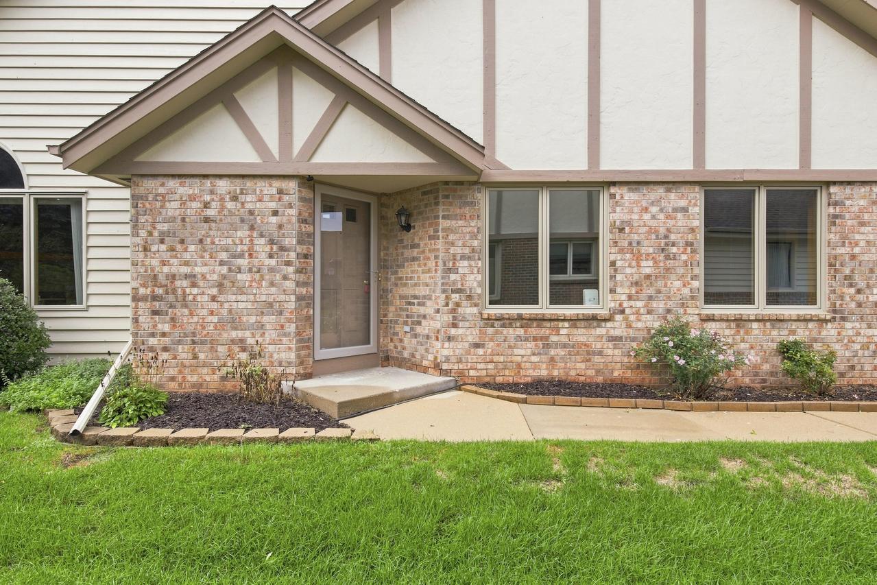 N34W23895 Grace Ave #A, Pewaukee, WI 53072