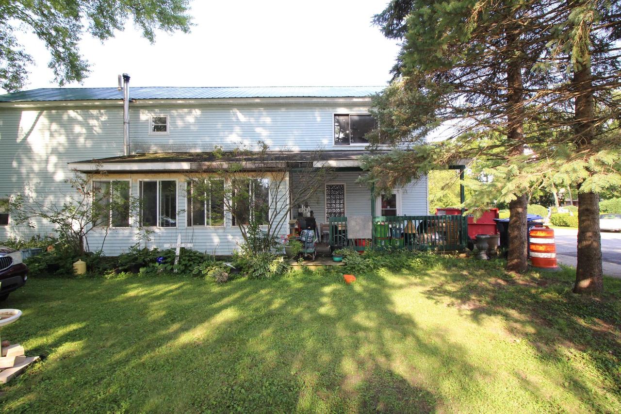13 W Main St, Deerfield, WI 53523