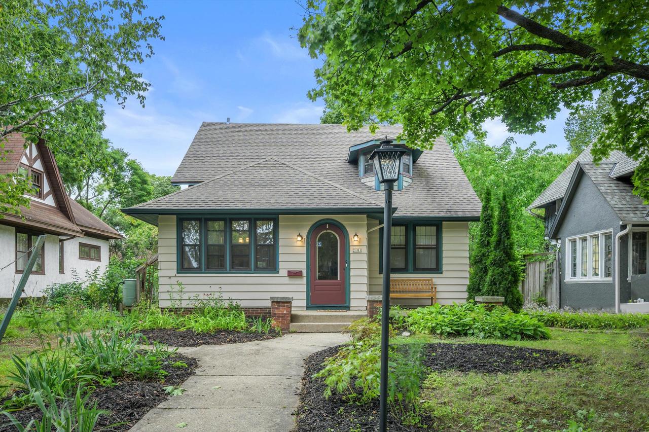 2181 N 53rd St, Milwaukee, WI 53208