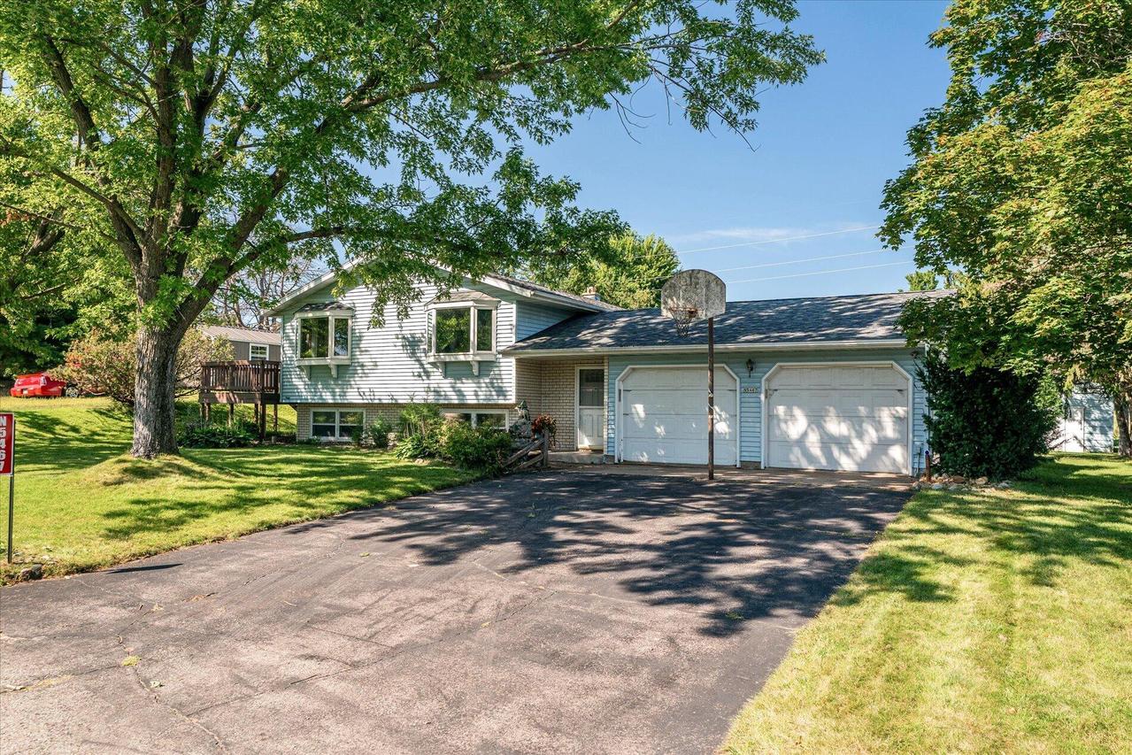 N5467 Penney Ln, Onalaska, WI 54650