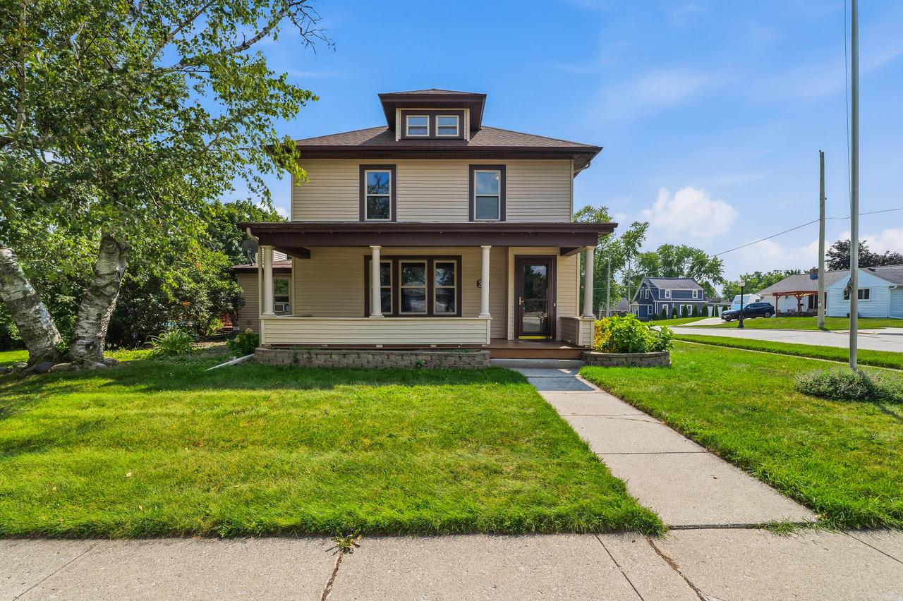 353 State St, Sheboygan Falls, WI 53085