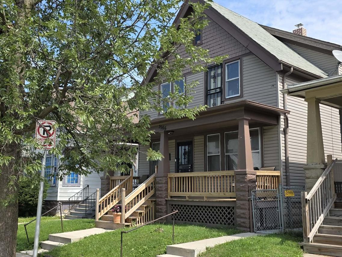 3566 N 11th St, Milwaukee, WI 53206
