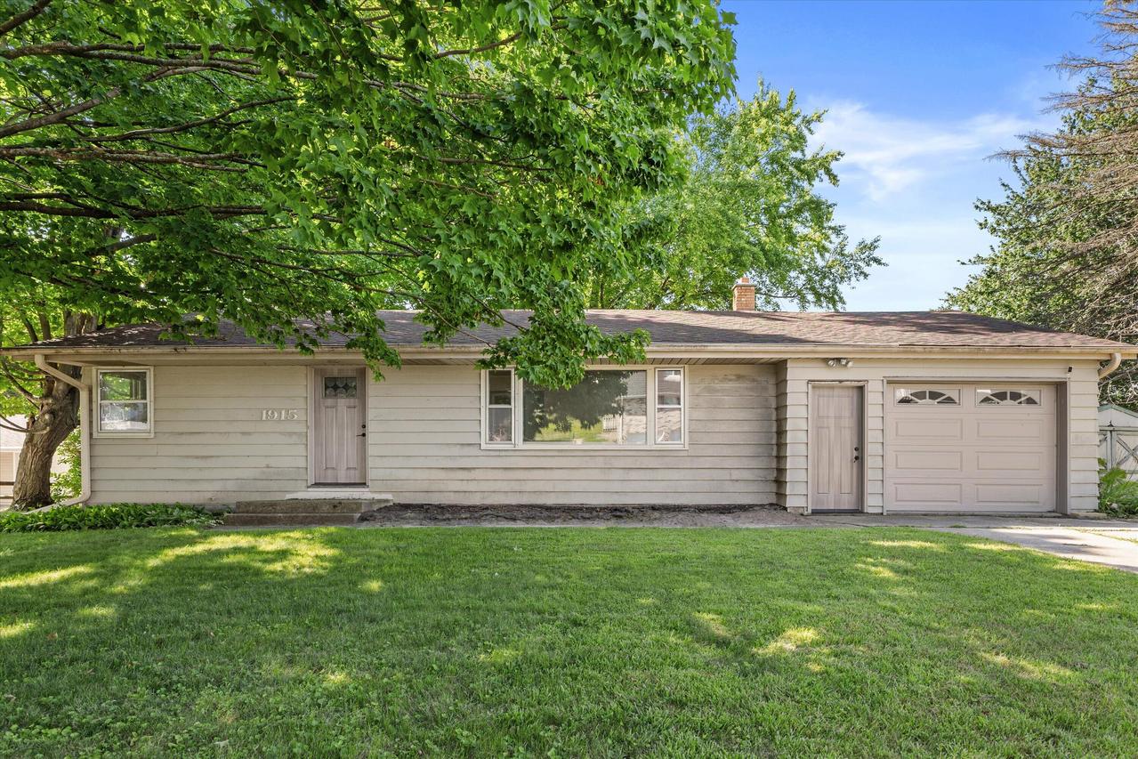 1915 Miller St, West Bend, WI 53095
